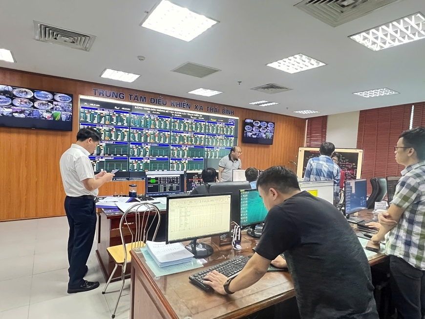 Bão số 3 đổ bộ, nhiều tỉnh mất điện diện rộng; Quảng Ninh toàn tỉnh mất điện